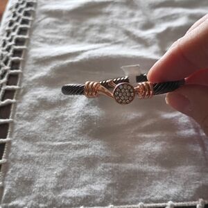 🎄Copper Iron Rhinestone Braided Round Bracelet, NWT, Approximately 4.5" Wide